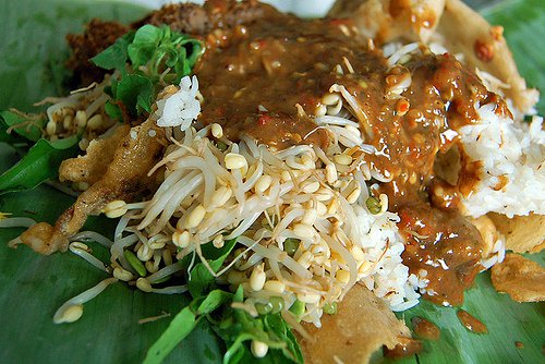 Nasi Pecel dan Kue Kering SUNDRA (Bu Heny)